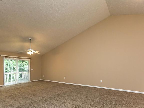 3rd image of 235 Portage Trail Ext W APT 2