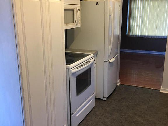 3rd image of 1100 Cawood St