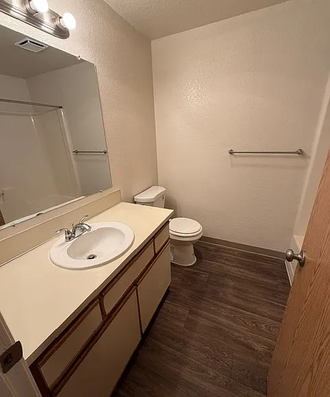 Cheryl Lynn Apartments — Photo 16