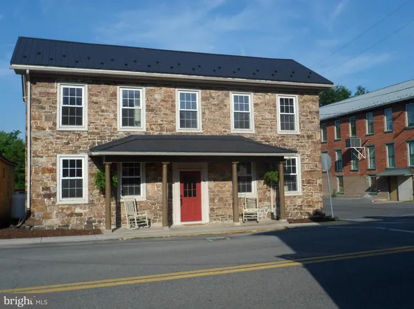 41 N Market St, Millerstown, PA 17062
