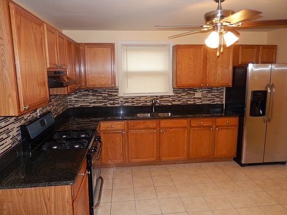 3rd image of 7132 S Fairfield Ave