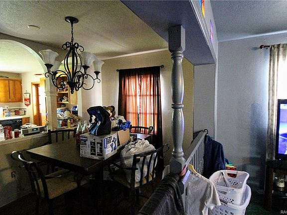 4th image of 8010 SE 1st Ave
