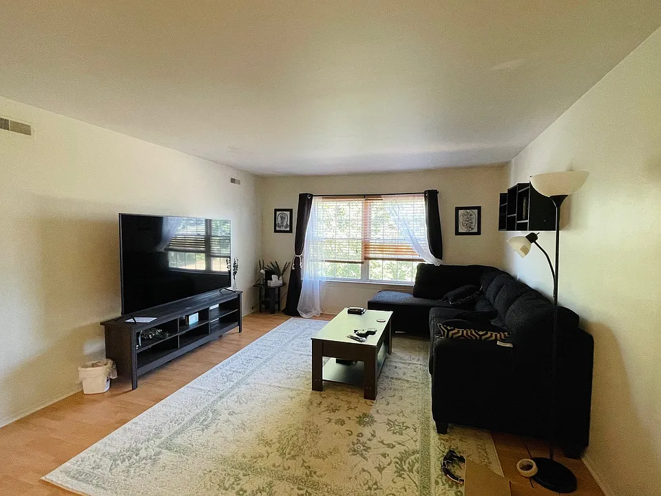 806 Bloomfield Village Blvd #F