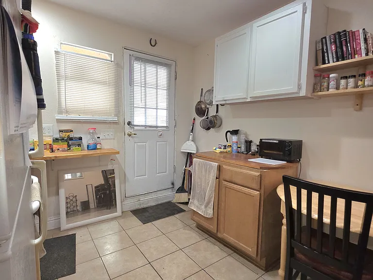1273 Valencia Ln — Photo 9