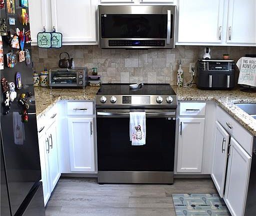 3rd image of 9072 Gervais CIR #306