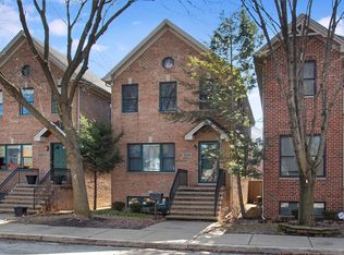 1215 W 33rd St, Chicago, IL 60608