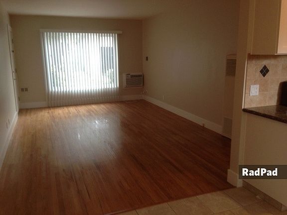 5th image of 10625 Whipple St
