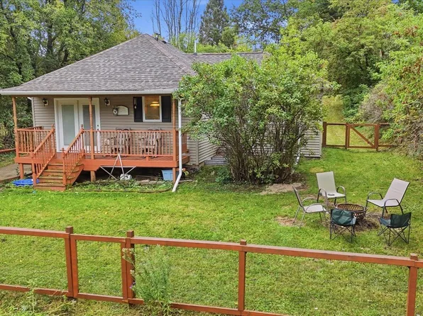 406 Gunn St, Coleraine, MN 55722