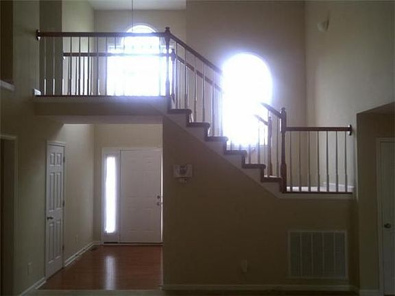 4th image of 3235 Twelve Oaks Blvd