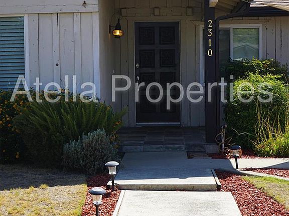 4th image of 2310 S Redwood Dr