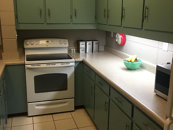 3rd image of 900 Brightwood Manor Dr #B-9