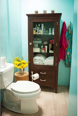 Sold by Compass | media 17