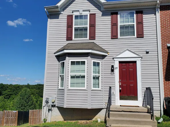 29 Litchfield Ln E, Martinsburg, WV 25405