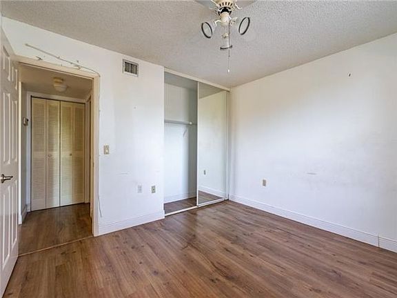 3rd image of 1514 Whitehall Dr APT 106