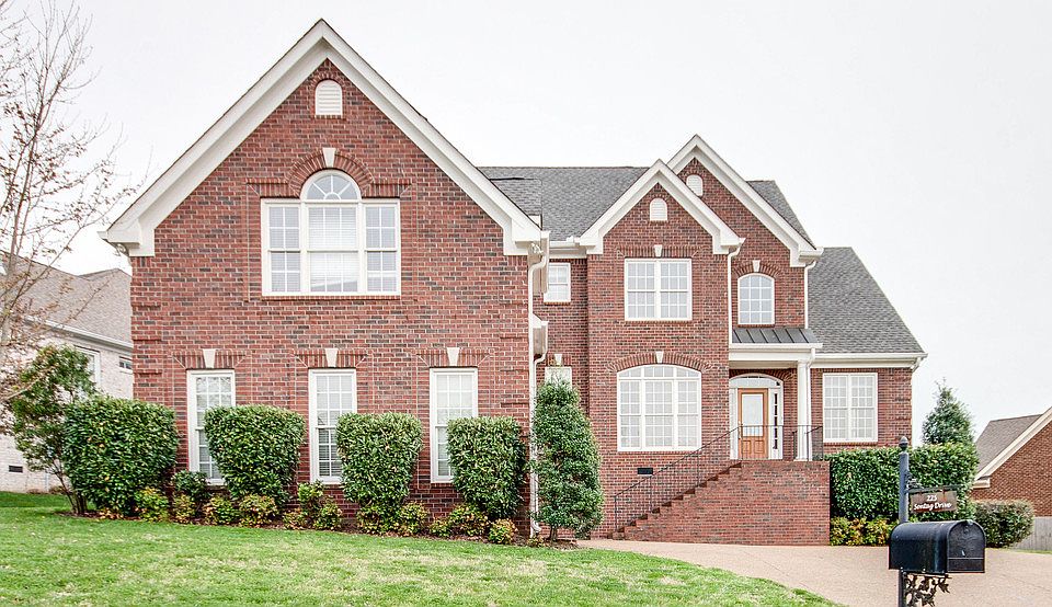 1st image of 225 Sontag Dr