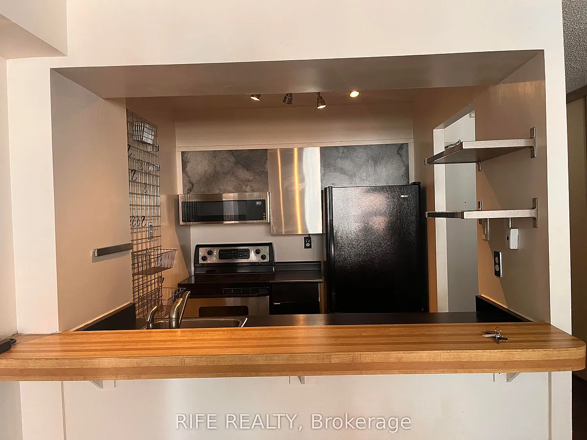 Building Photo - 120 Saint Patrick St #706