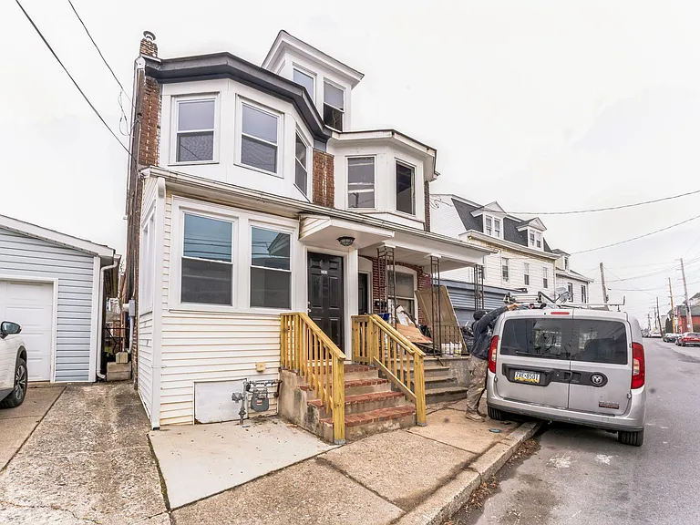 743 Wolf Ave — Photo 1
