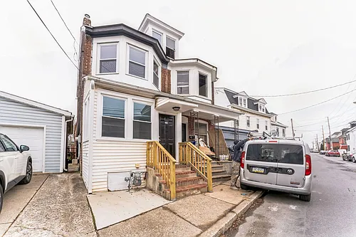 743 Wolf Ave Photo 1