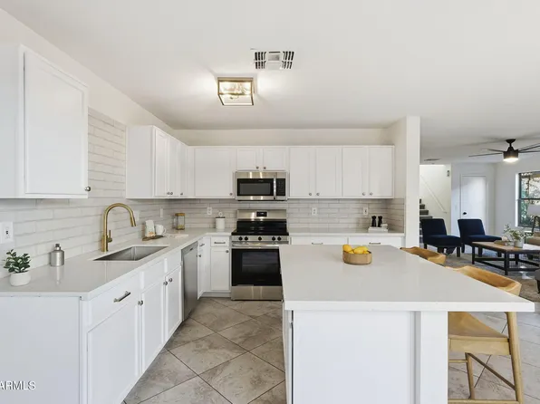 3287 S BOWMAN Road, Apache Junction, AZ 85119