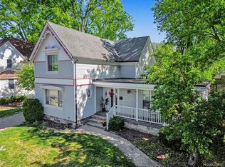 33614 Grand River Ave, Farmington, MI 48335