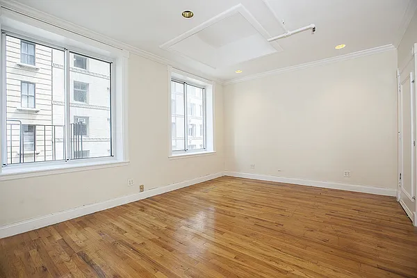 Rented by Yael Dunsky Real Estate | media 10