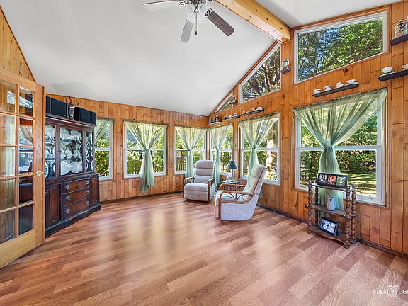 4th image of 2930 Evergreen Ln