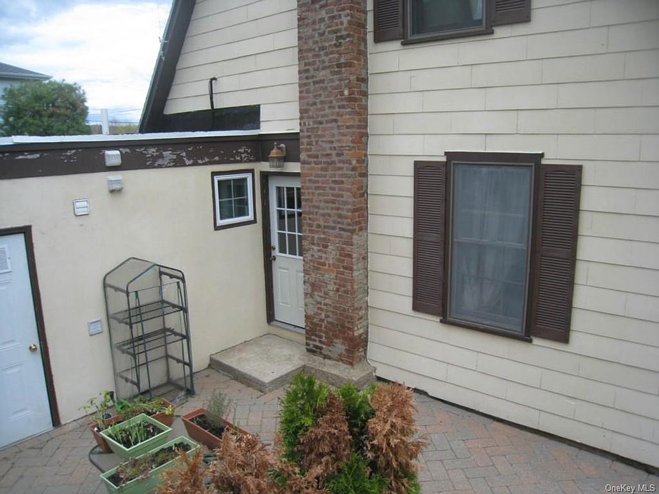1st image of 92 Brook St #1