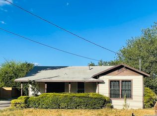 516 S High St, Uvalde, TX 78801
