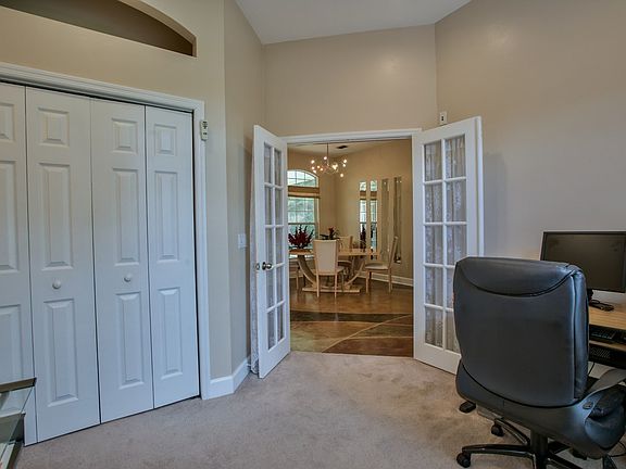 5th image of 605 Eagle View Cir