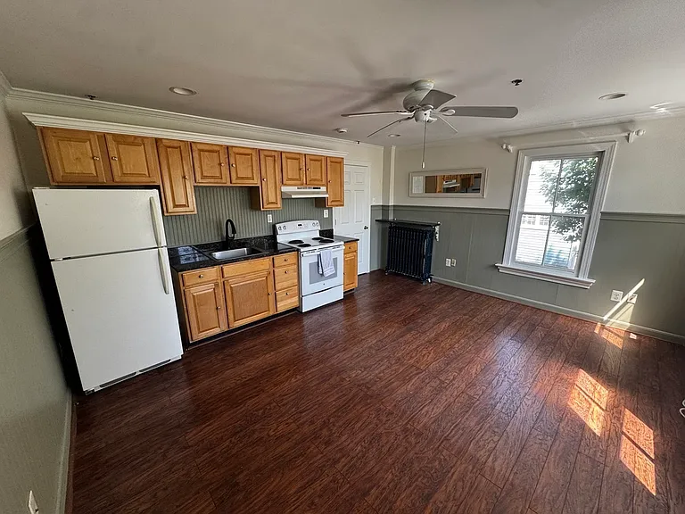1 Royal St SW #B — Photo 8