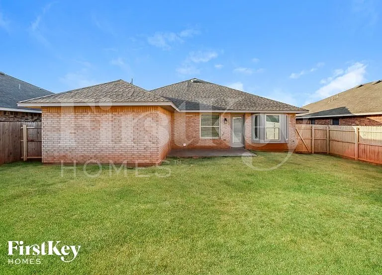 9200 SW 48th Ter — Photo 15