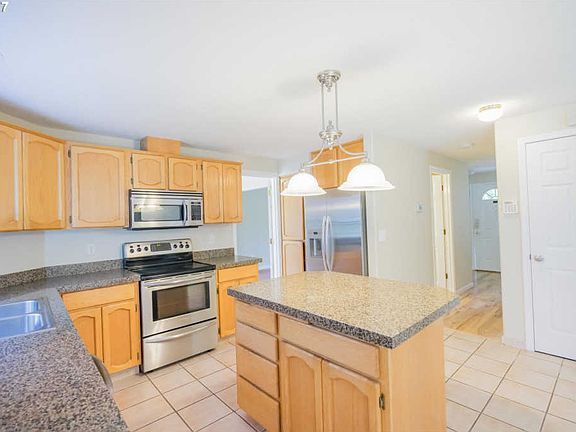5th image of 16411 NE 35th St
