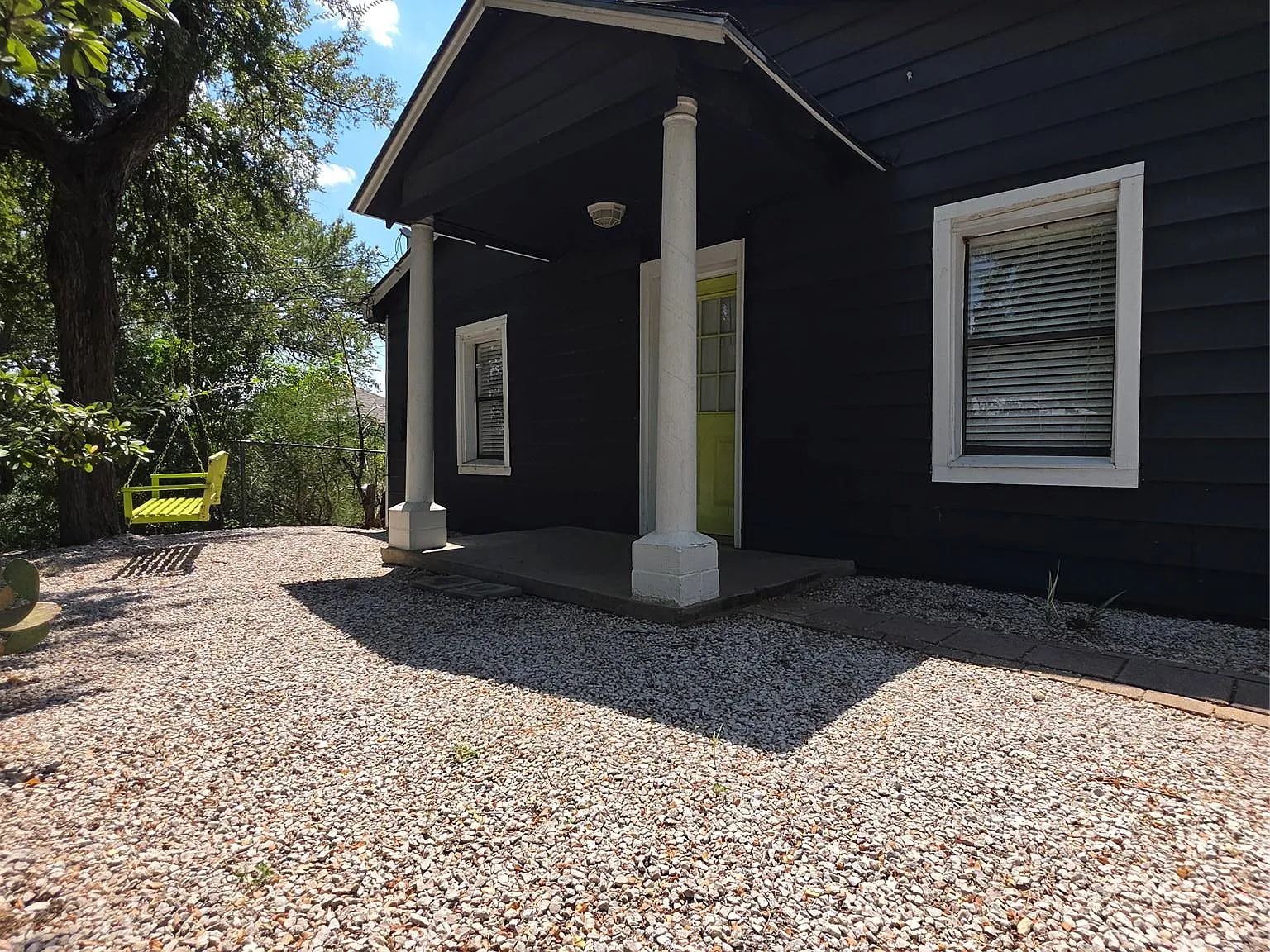 3 bed, 2.0 bath, 1250 sqft, $2,495 — Photo 3
