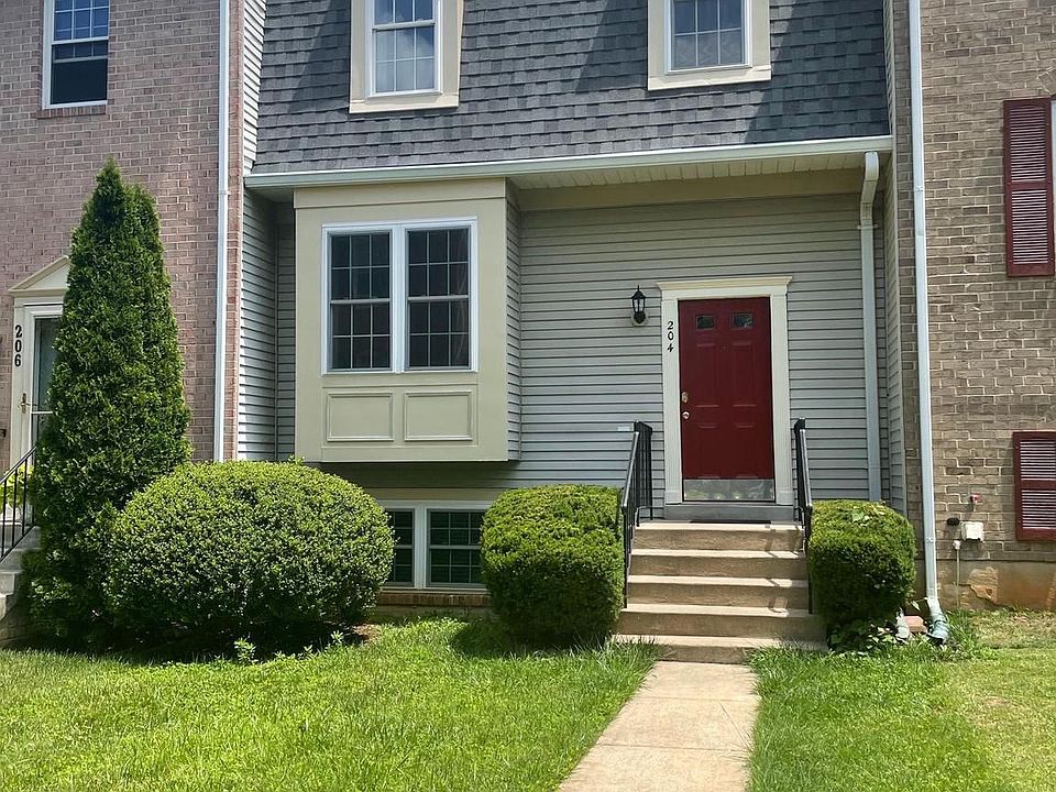 1st image of 204 Lazy Hollow Dr