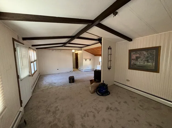 75 Crown Dr, West Wareham, MA 02576