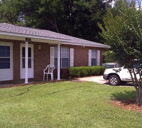 2nd image of 210 Maple Oaks Dr #A