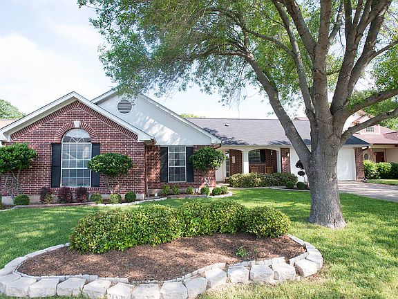 2nd image of 1704 Sylvia Ln