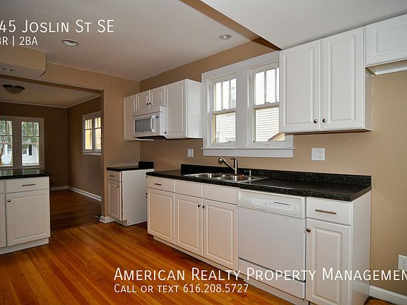 3rd image of 845 Joslin St SE