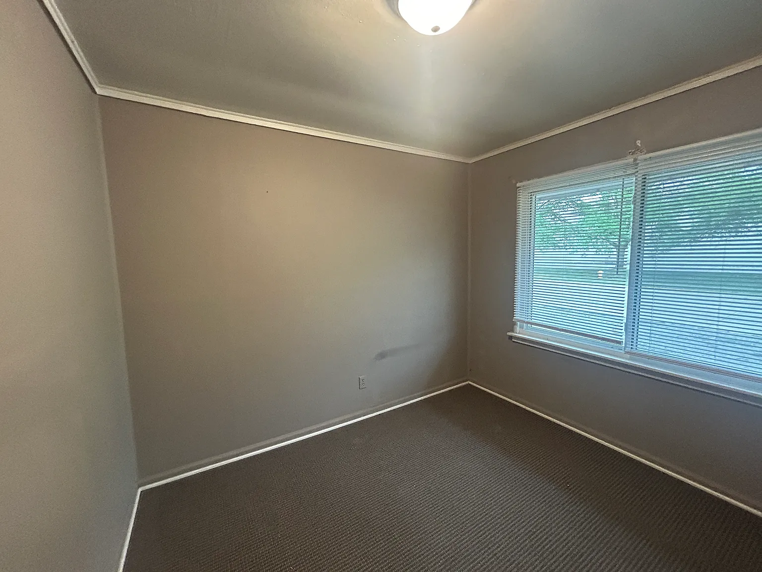 2 bed, 500 sqft, $850 — Photo 2