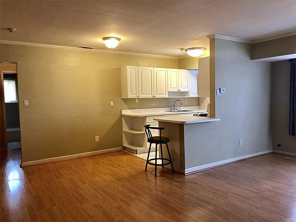 Living room / Kitchen