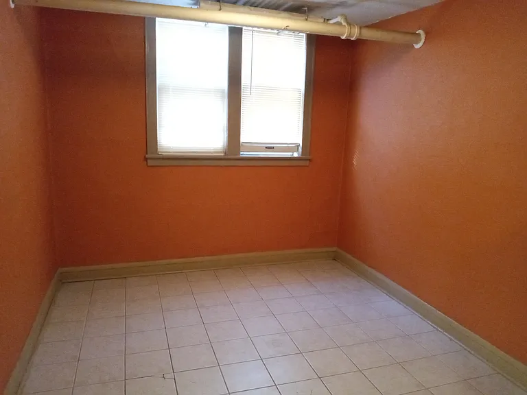 Kitchen dining area
