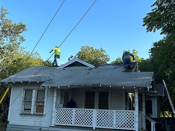 4th image of 237 E Whittier St #1