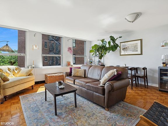 2nd image of 2626 N Lakeview Ave APT 407