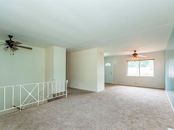 3rd image of 3804 Eastmont Dr