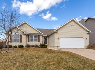 2420 W 62nd St, Davenport, IA 52806