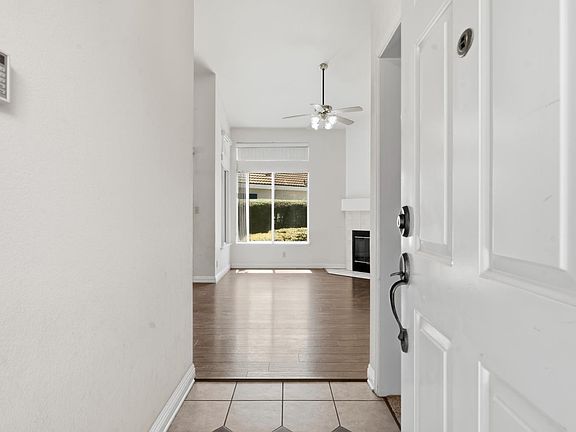 5th image of 856 Andino Ct