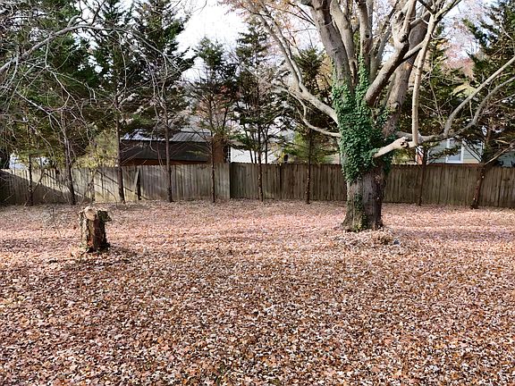 5th image of 5013 Fieldcrest Ln
