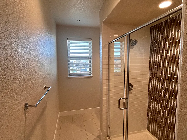 1709 Hazelnut Ln — Photo 65