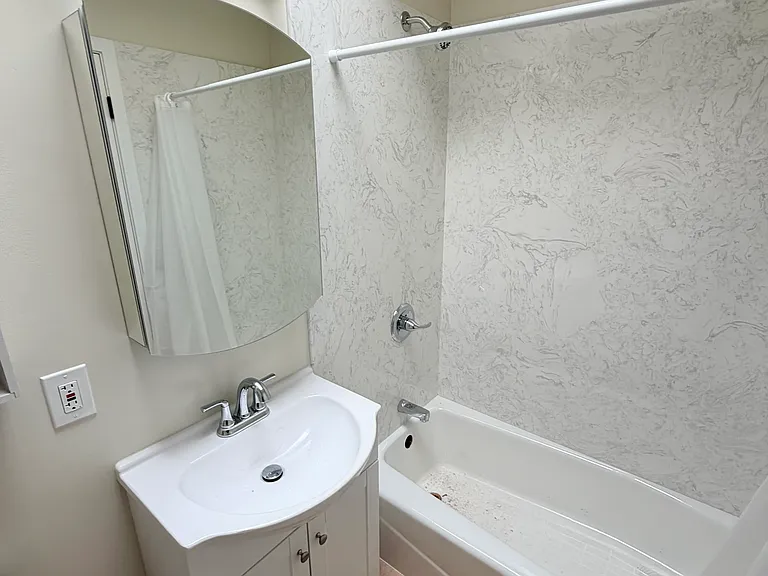 560 26th Ave #10 — Photo 6