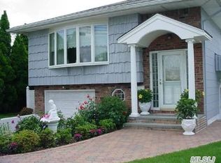 291 Columbus Pkwy, Mineola, NY 11501